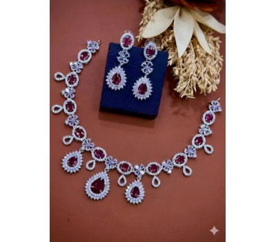 The Scarlet Bloom Necklace Set The Scarlet Bloom Necklace Set